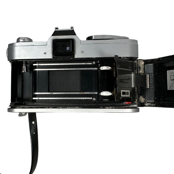 Vintage Canon TL QL SLR Camera 50mm f/1.8 35mm Focal-Plane Shutter With Case - Picture 7 of 12